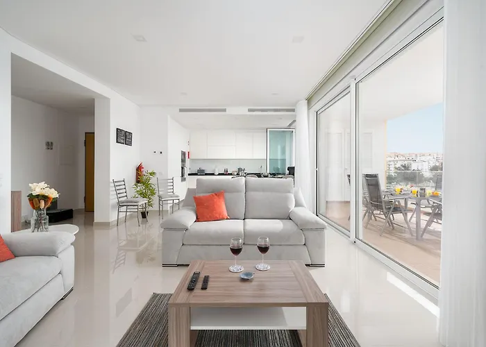Apartment Court View - Modern 2 Bedroom Lagos