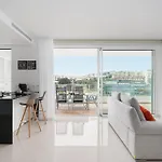 Court View - Modern 2 Bedroom