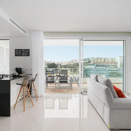 Court View - Modern 2 Bedroom