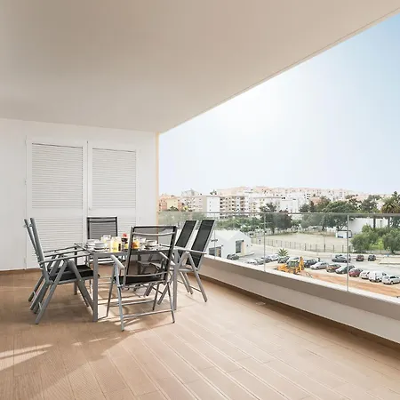 Court View - Modern 2 Bedroom Λάγος