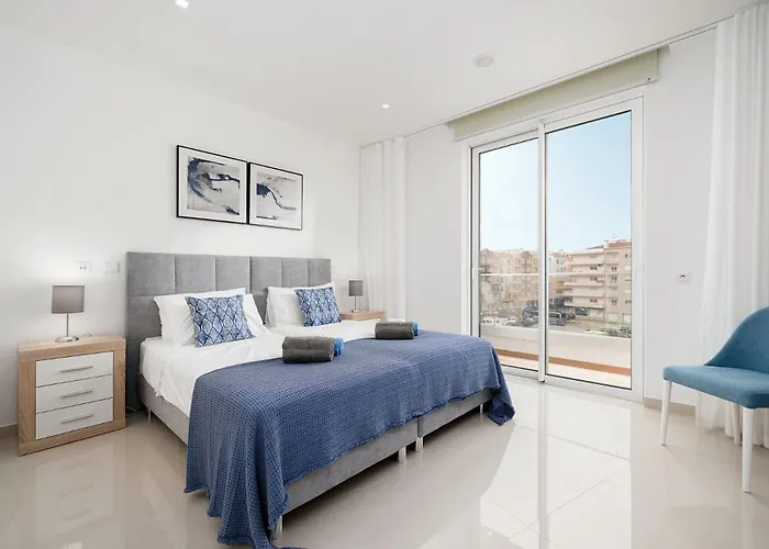 Court View - Modern 2 Bedroom * Lagos