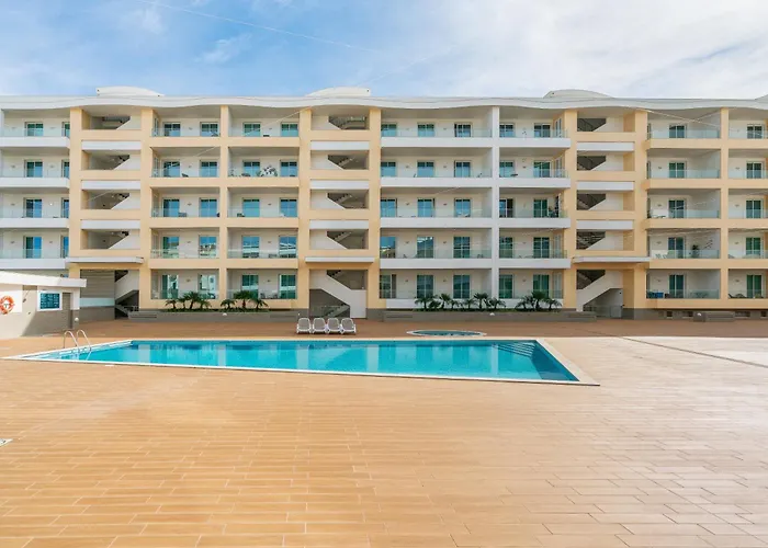 Court View - Modern 2 Bedroom