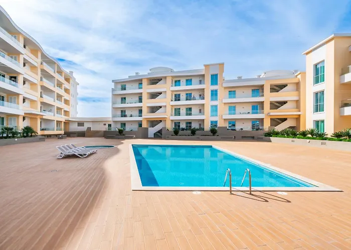 Court View - Modern 2 Bedroom * Lagos