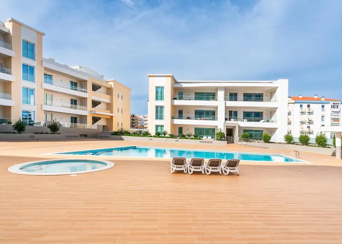 Court View - Modern 2 Bedroom *